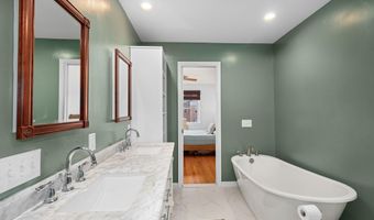 535 COLECROFT Ct, Alexandria, VA 22314
