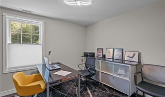 37 Dye Hill Rd, Hopkinton, RI 02832