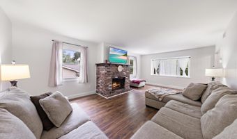 93 Idlebrook Ln, Aberdeen, NJ 07747