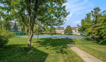 4871 S Ridgeside Cir, Ann Arbor, MI 48105