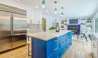 3999 Edmonton Ct, Ann Arbor, MI 48103