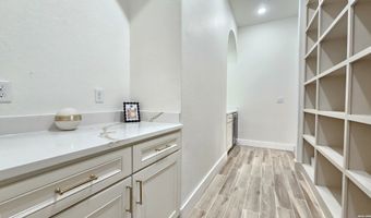105 PIONEER Trl, Adkins, TX 78101