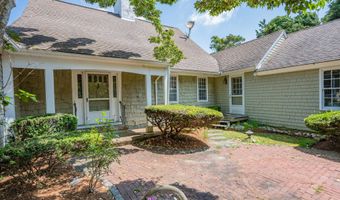 93 Harris Meadow Ln, Barnstable, MA 02630