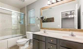 33 Rountree Dr, Bella Vista, AR 72715