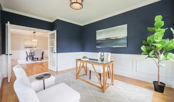 2 Bluemead Farm Ln, Barrington, RI 02806