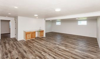 608 NE 56th St, Ankeny, IA 50021