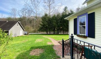 11522 Strouds Run Rd, Athens, OH 45701