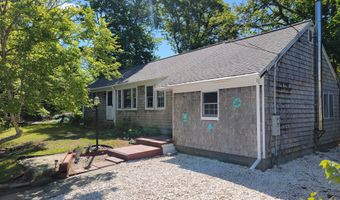 20 Sun Cir, Bourne, MA 02532