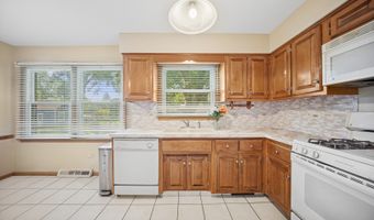 2115 E EUCLID Ave, Arlington Heights, IL 60004