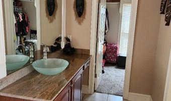 7720 E Worth Ave, Benton, AR 72019
