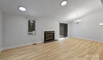 71 Hollybrook Dr, Asheville, NC 28803