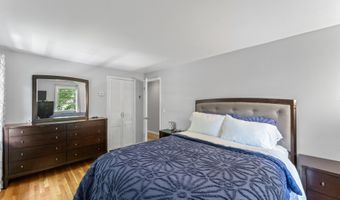 33 Ridgedale Rd, Bethel, CT 06801