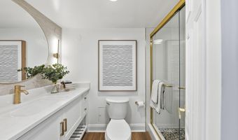 1225 MARTHA CUSTIS Dr 717, Alexandria, VA 22302