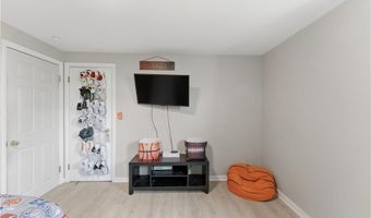 29 Dix Ave, Johnston, RI 02919