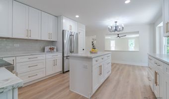 408 W Foxdale Ln, Arlington Heights, IL 60004