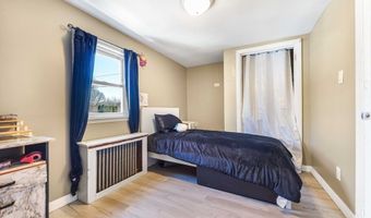 23 Bardsley St, Acushnet, MA 02743