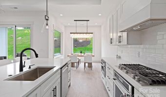 325 Avery Trail Dr 34, Arden, NC 28704