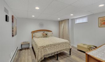 6 Beechwood Cir, Cromwell, CT 06416