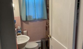 14 Forest Ave, Middletown, RI 02842