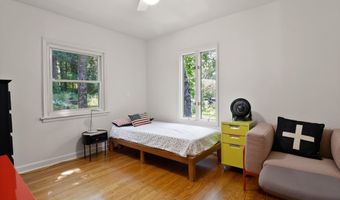 17 E Stillwater Ave, Beverly Shores, IN 46301