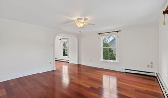 997 Washington St, Bath, ME 04530