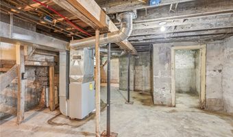 285 Sumner Ct, Akron, OH 44311