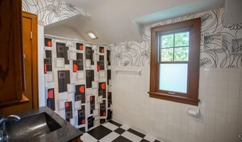 716 S Jones St, Algona, IA 50511