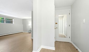1 Town House Ln 6, Acton, MA 01720