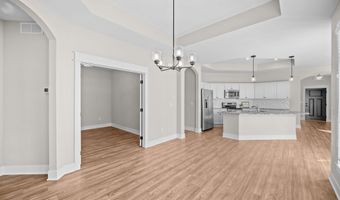 2220 Suncrest Dr, Ames, IA 50014