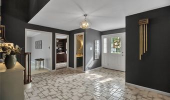 150 Brandywine Dr, Amherst, NY 14221