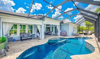 6951 CRESTPOINT Dr, Apollo Beach, FL 33572