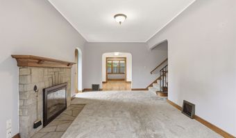 821 S WEIMAR St, Appleton, WI 54915