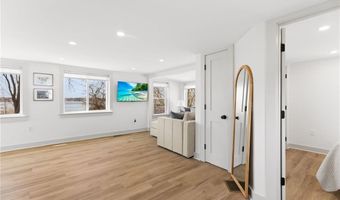 102 Lincoln Ave, East Providence, RI 02915