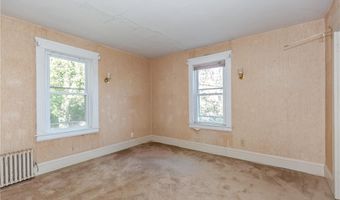15 Kent Pl, Cranston, RI 02905
