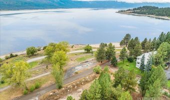 515 Lakeview Dr, Cascade, ID 83611