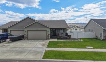 1027 Pinewood Ave, Chubbuck, ID 83202
