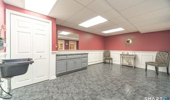 75 Hearthstone Dr, Cheshire, CT 06410