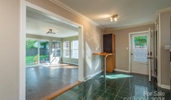 6 Eva Cir, Asheville, NC 28806