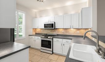 642 W Moreland Ave, Addison, IL 60101