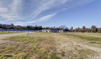 1601 E Church St, Aurora, MO 65605