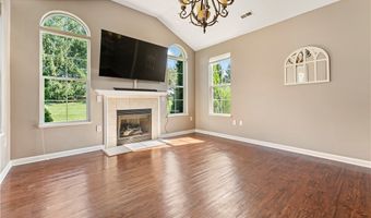 276 Sandover Dr, Aurora, OH 44202