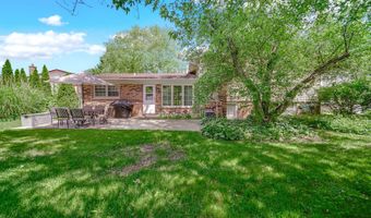 3010 N Kennicott Ave, Arlington Heights, IL 60004