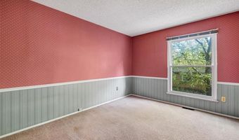 1115 Dutch Mill Dr, Ballwin, MO 63011