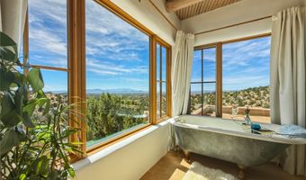 30 Camino Sanador, Santa Fe, NM 87505