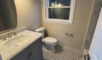 5612 NAMAKAGAN Rd, Bethesda, MD 20816