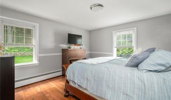 18 Oak Hill Ave, North Smithfield, RI 02896