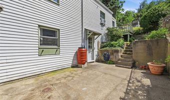 70 Holt St, Airville, PA 15203
