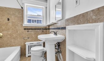 304 Deal Lake Dr 34, Asbury Park, NJ 07712