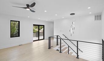 2007 S JOYCE St, Arlington, VA 22202
