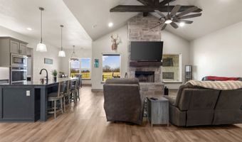 170 Rolling Hills Blvd, Alvord, TX 76225